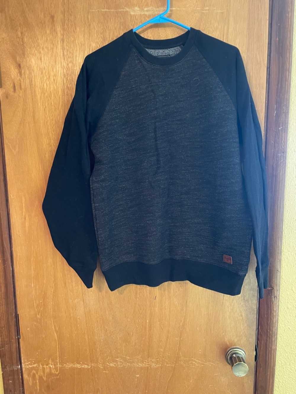 Billabong Men's Black Two-Tone Crewneck Sweater - Charcoal Panel